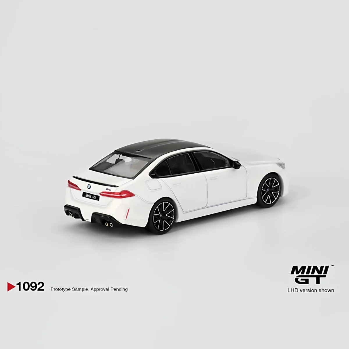  M6 Coupe Alpine White ミニカー MINI GT 1:64 #1092 BMW M5 Alpine White Alloy Die Cast Car Model