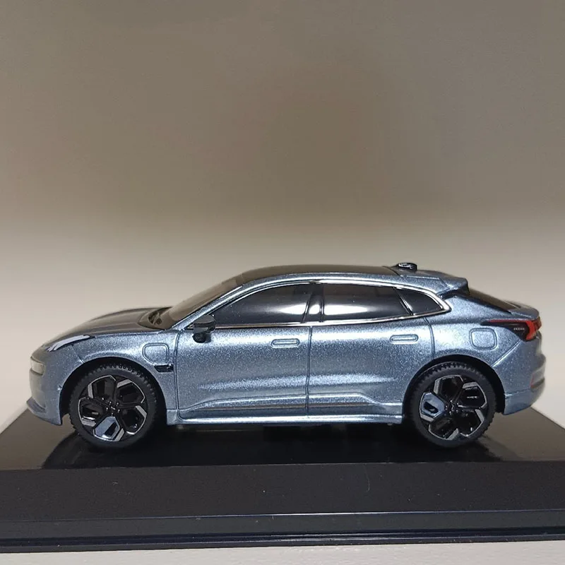 1:43 Scale ZEEKR 001 Alloy Car Model Ornament