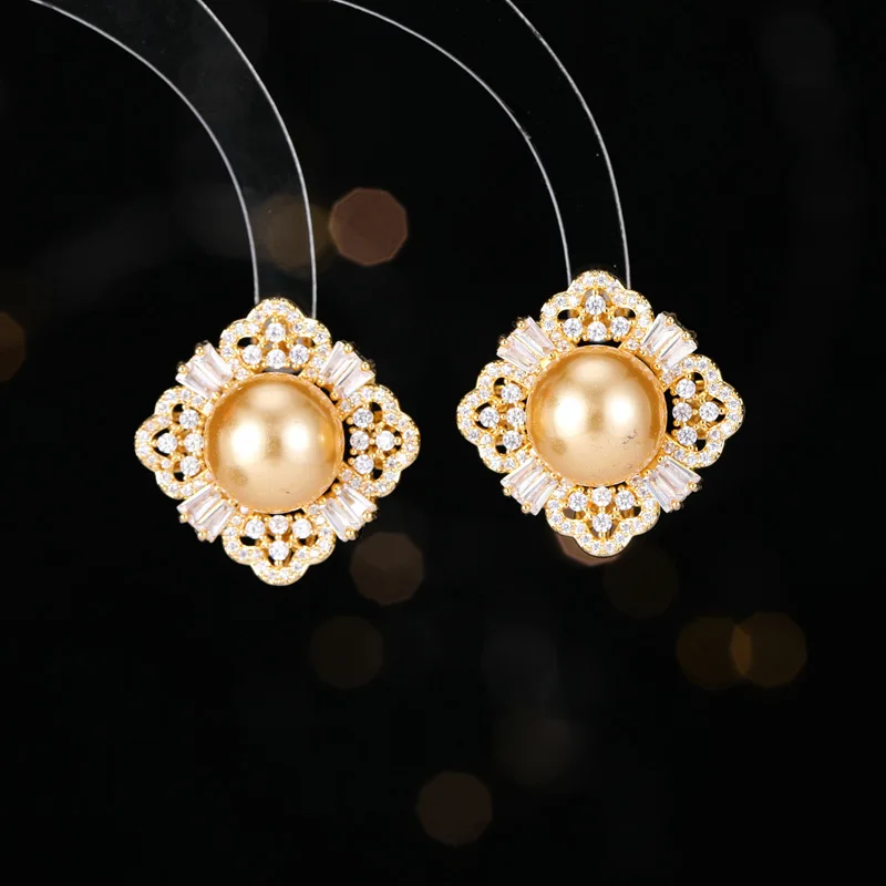 Orecchini a bottone con perle di nicchia francesi per i più venduti delle donne, design di lusso leggero, motivi scavati, orecchini di fascia alta