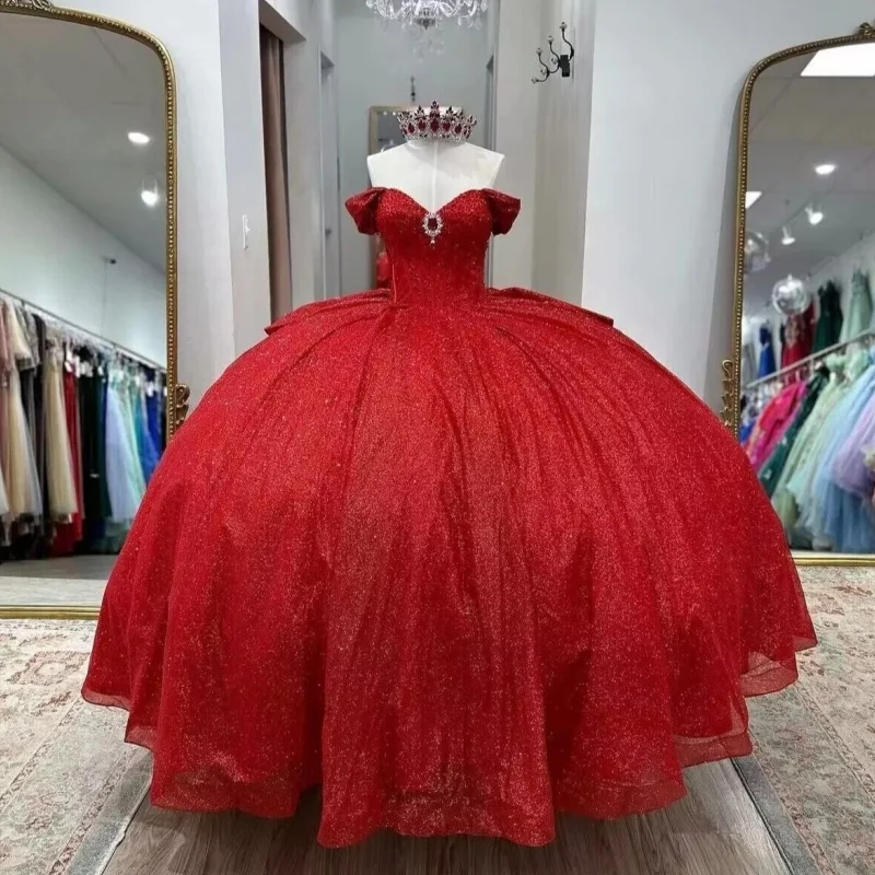 

Блестящие красные платья Quinceanera по индивидуальному заказу с открытыми плечами и аппликацией, кружевное платье с длинным хвостом и бантом, Vestido 15, Quinceanera