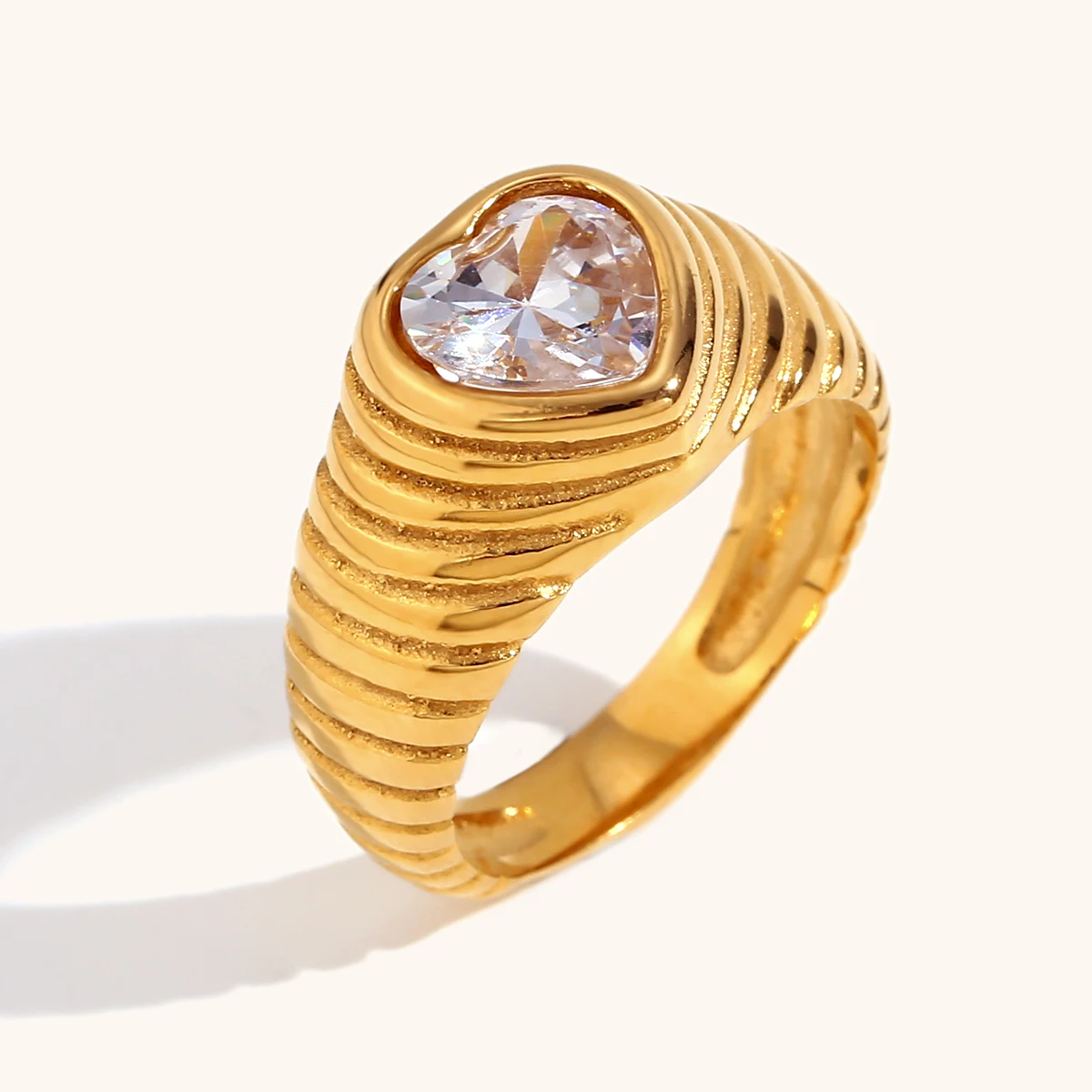 La.Muses Large Heart-shaped Zircon Stripes Stainless Steel Finger Rings For Women Vintage 18K Gold Plated Jewelry Anniversary Gi