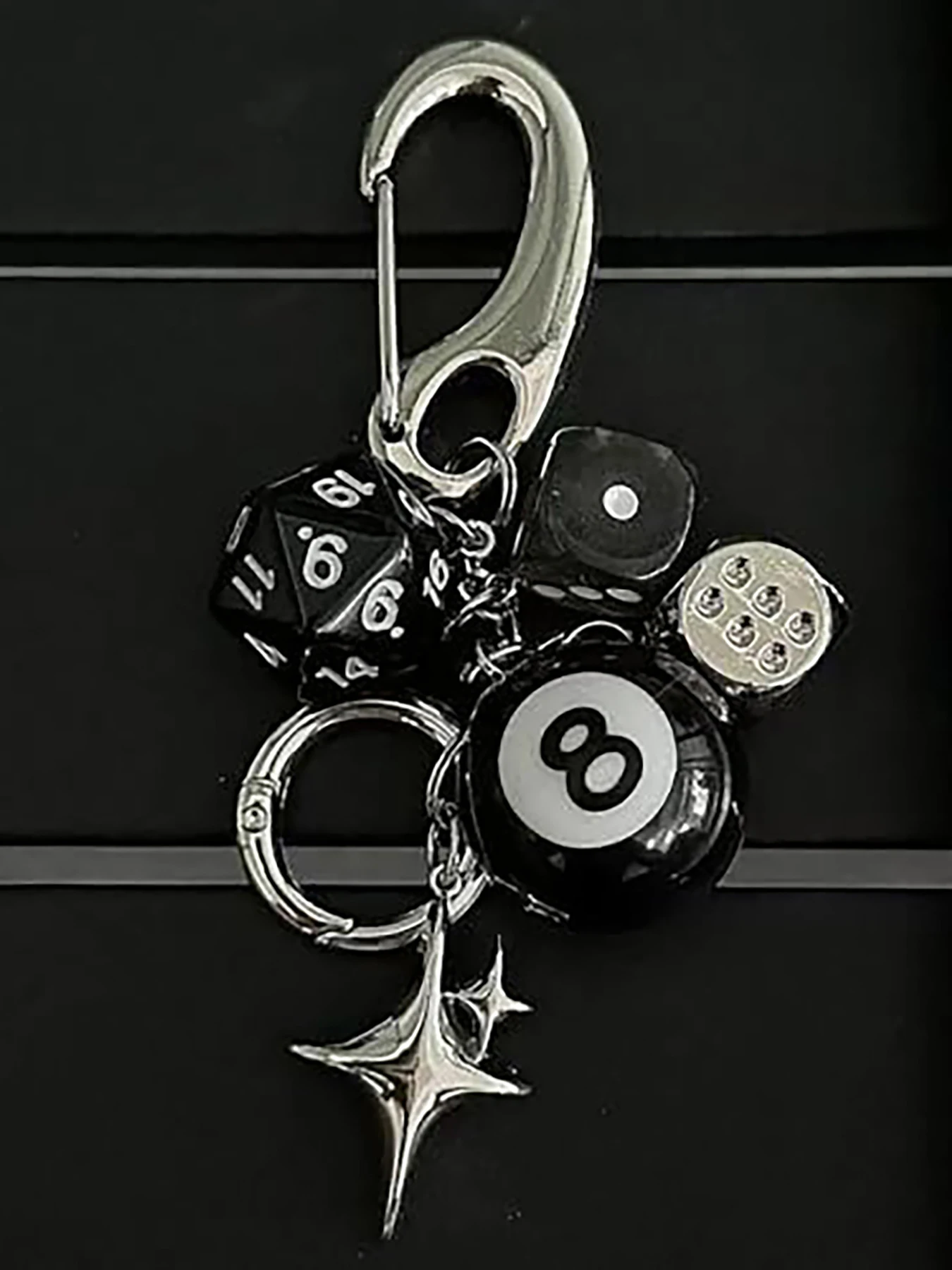 8-Ball Pool Game Kit, Y2K Planet Dice Keychain, Lucky Magic 8-Ball Pendant, Black Decor for Wallet & Tote Bag