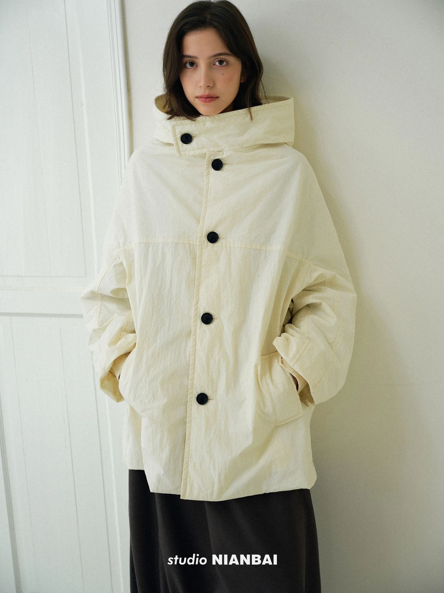 

Новая теплая ветрозащитная повседневная хлопковая куртка с капюшоном, простой крой, для города, с длинными рукавами, стандартный крой, на одной пуговице, чистый хлопок