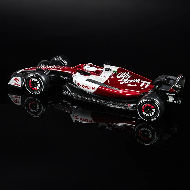 Модель автомобиля Bburago 1:43 2022 Alfa Romeo F1 Team Orlen C42 #77 vхарактерi Bottas #24 Zhou Guanyu, модель игрушечного автомобиля из сплава, модель литья под давлением