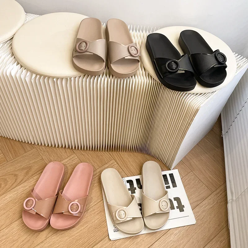 Soft Sole Indoor Slippers Women Luxury Brand New Summer Non-Slip Beach Sandals Woman Fashion Buckle Platform Flip Flops