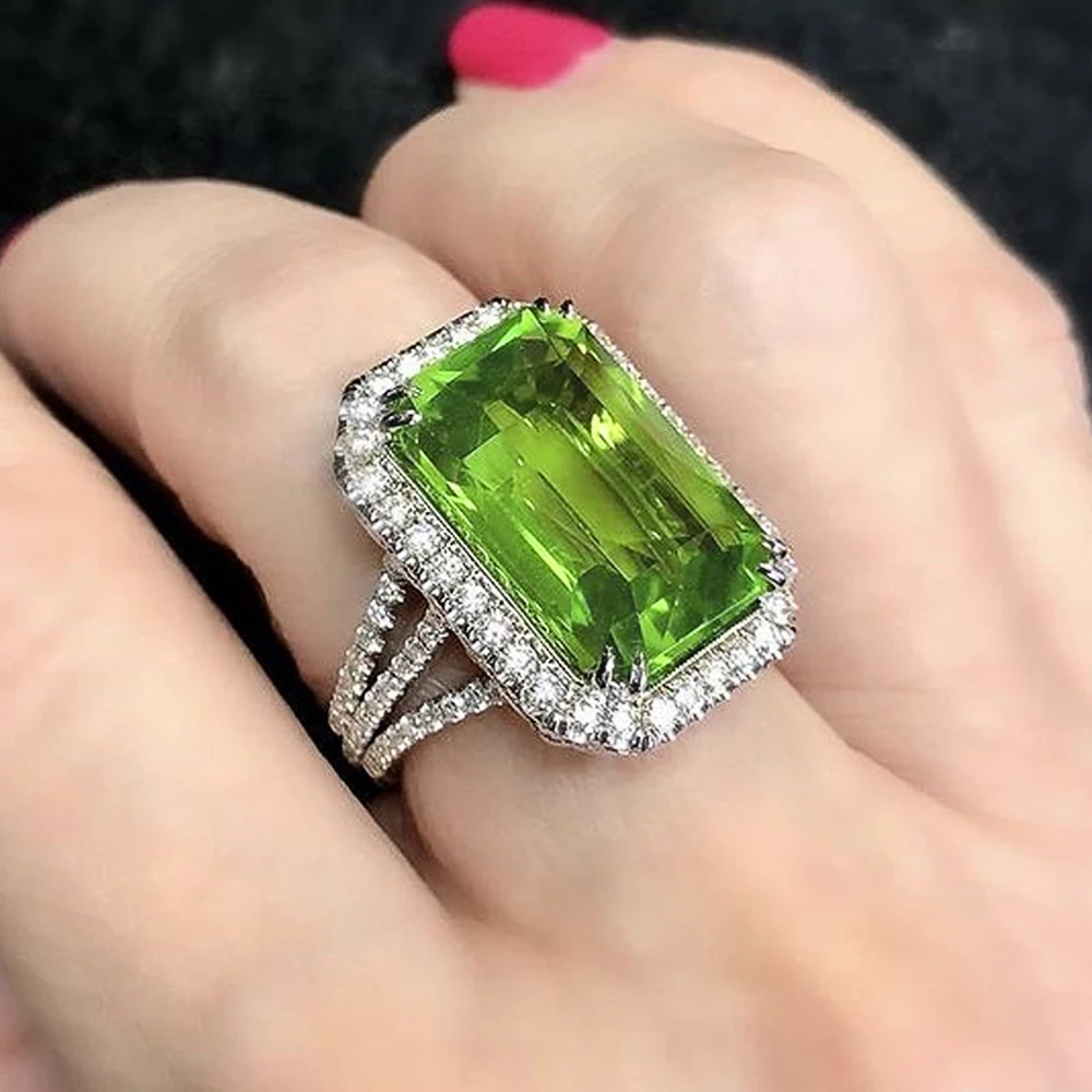 Huitan New Arrival Big Green CZ Obrączki ślubne dla kobiet Luksusowe eleganckie akcesoria damskie Biżuteria na rocznicę imprezy