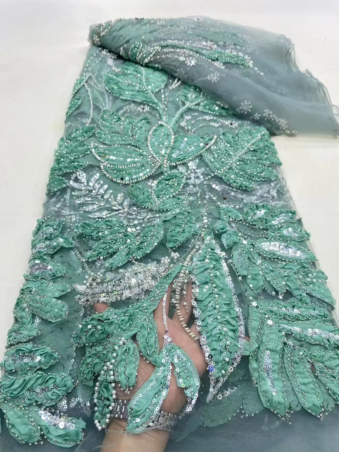 2025年最新の高品質アフリカナイジェリアチュールレース生地、ビーズとスパンコール付き刺繍レース、ウェディングパーティードレス用、5ヤード