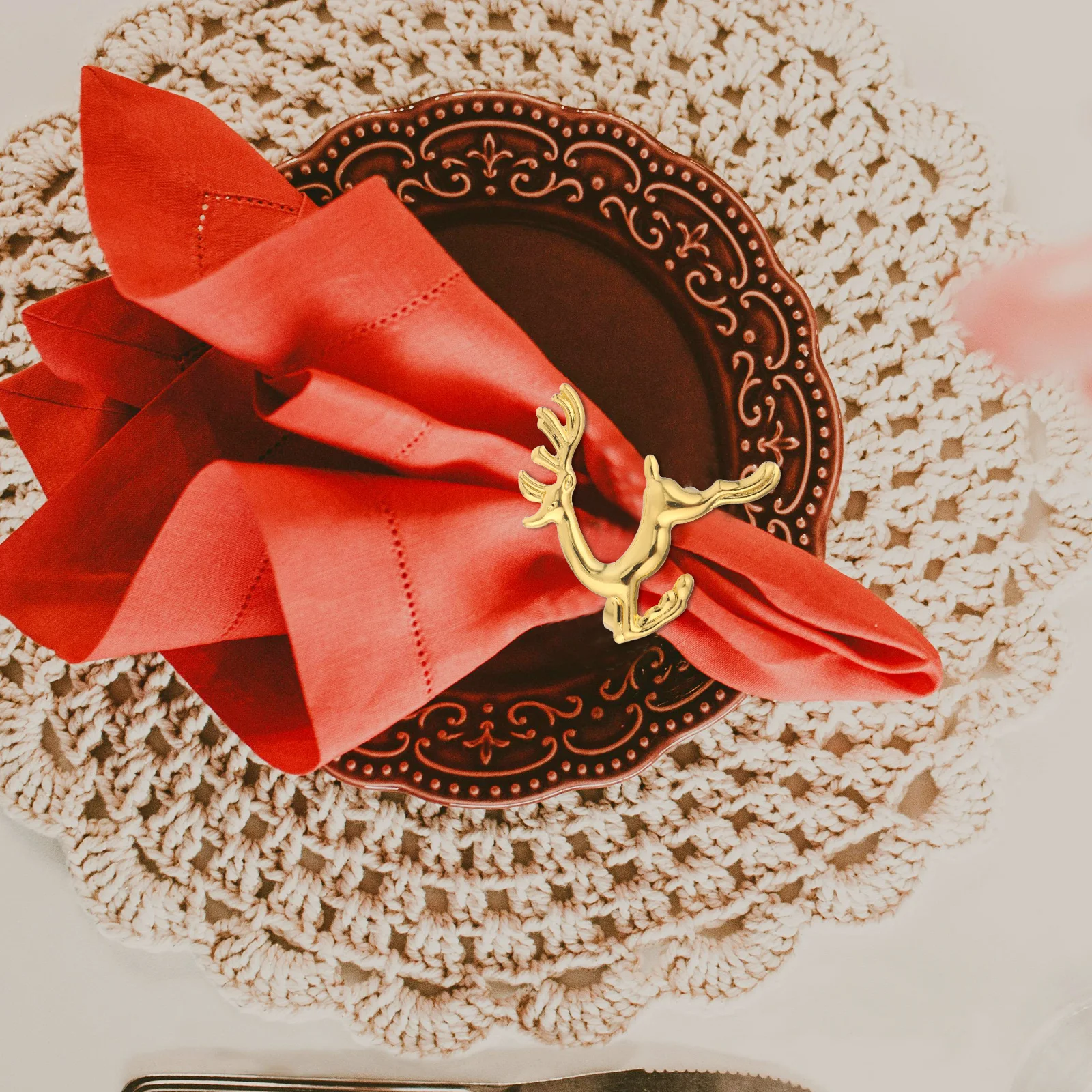 

6Pcs Reindeer Napkin Rings Christmas Metal Napkin Buckles Elk Design for Festive Table Setting Holiday Party Dinner Decoration