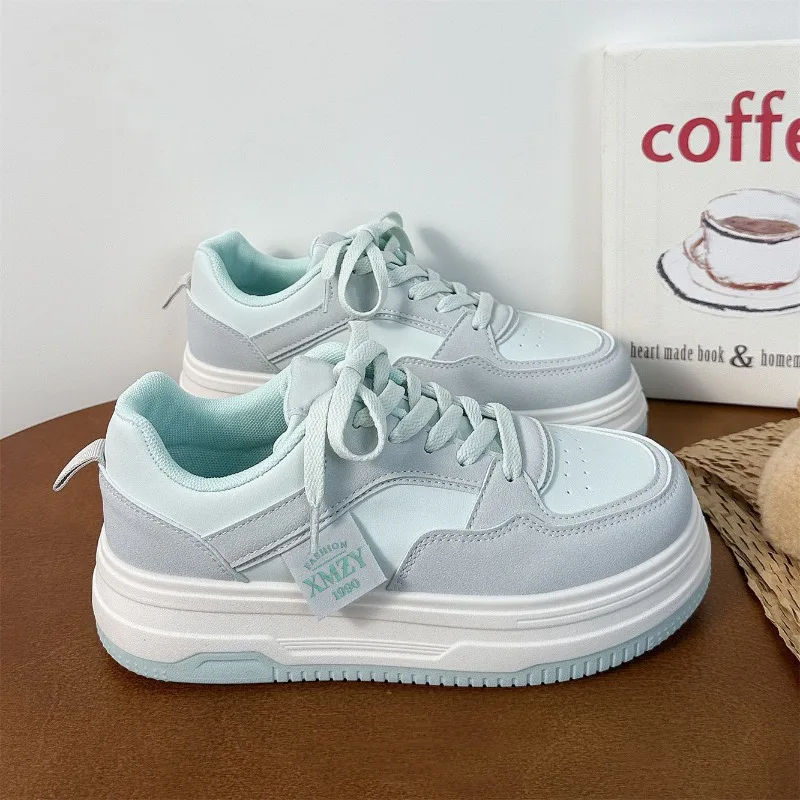 Women Popular Skateboard Shoes Trendy Vulcanized Sneakers Fashion Lace Up Breathable Jogging Shoes Spring Woman Casual Footwear