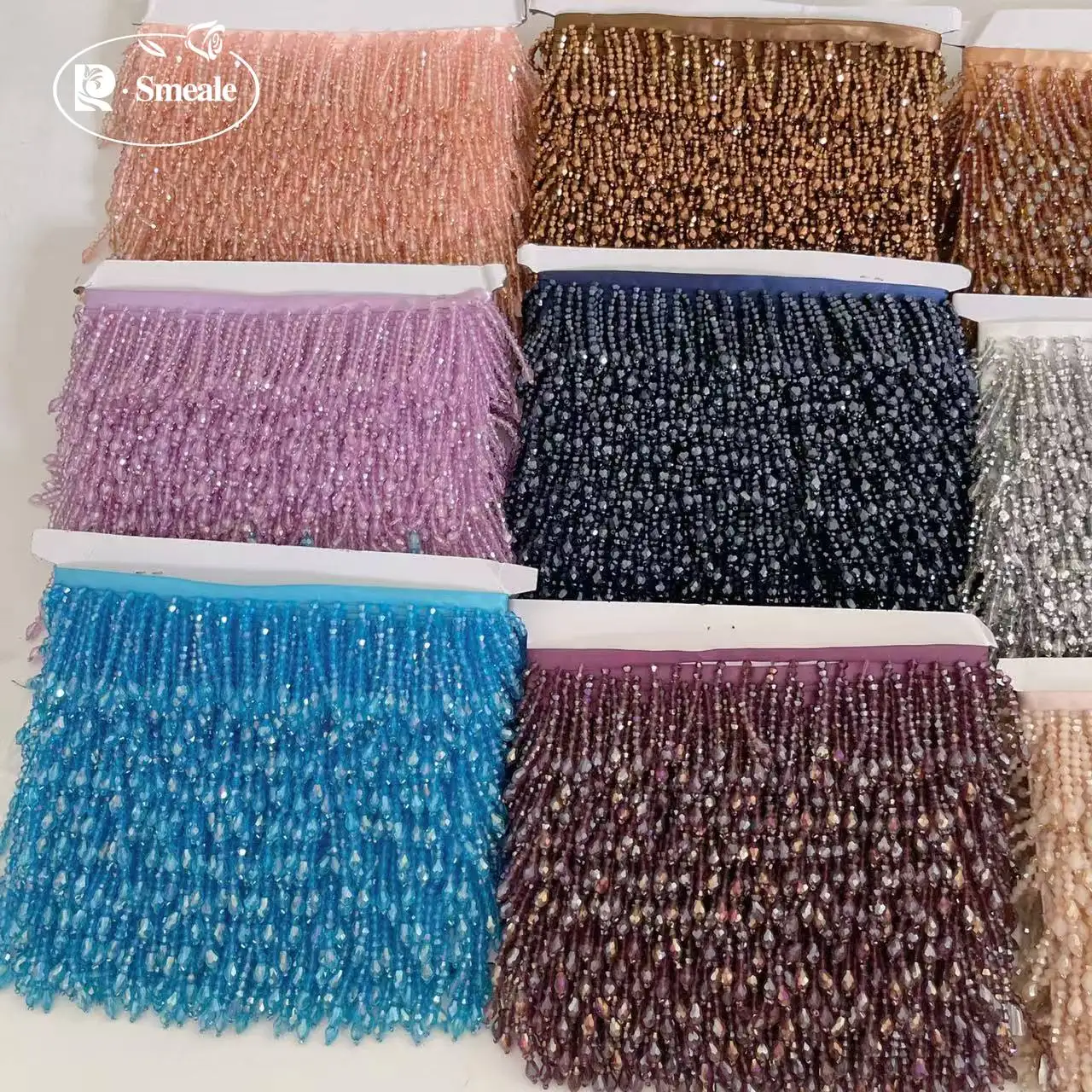 2 Yards. Quasten-Perlen-Spitzenbesatz. Kleidungsstück-Kleid-Quasten-Spitzenverzierung Schuh-Ornamente Weiß-Schwarzer Hängeperlen-Vorhang RS24662 – Detail 5