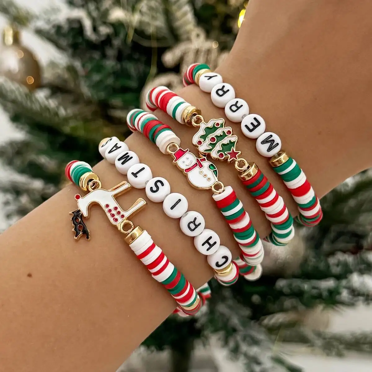 

SHIXIN 5Pcs/Set Christmas Tree Elk Snowman Pendant Bracelet Women Merry Christmas Elastic Rope Bracelet New Year Jewelry Gifts