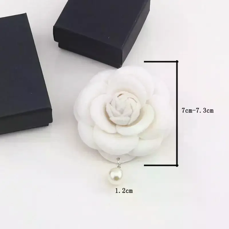 Vintage Camellia Corsage Brooch Elegant Tie Brooch With Imitation Pearl Pendant Female Suit Shirt Collar Pin Mourning Brooches