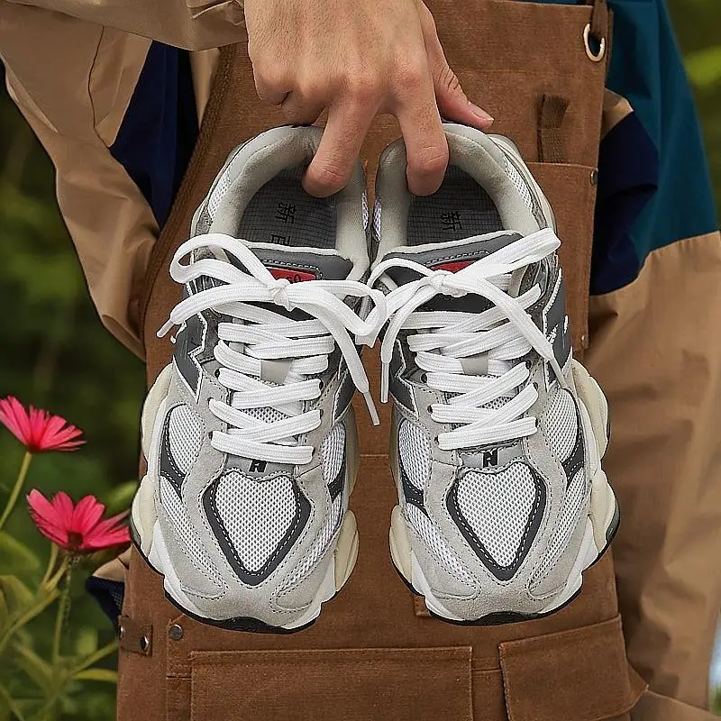 

New winter outdoor anti slip warm running shoes for men and women, retro casual sports shoes