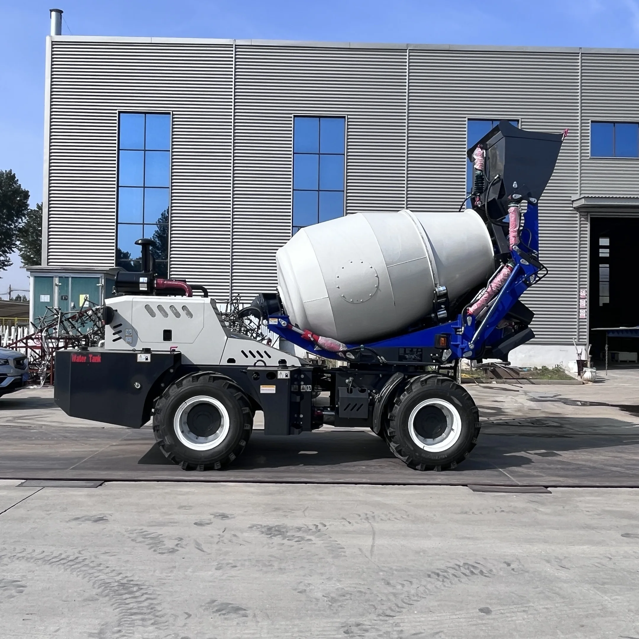 

Small self loading concrete mixer truck Compact self loading concrete mixer truck