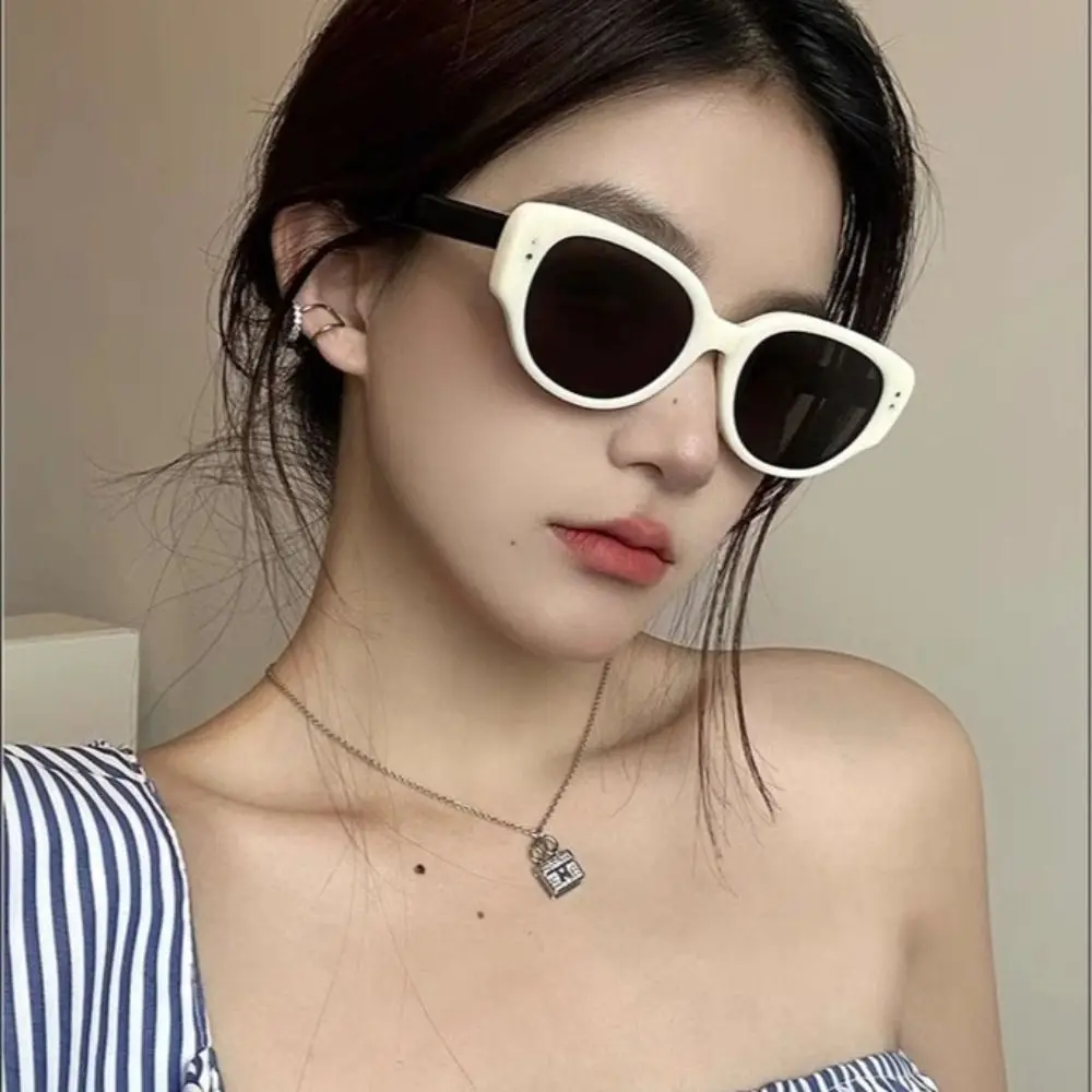 UV400 Small Vintage Sunglasses Fashion Popular Trending Shades Ladies Shades for Summer