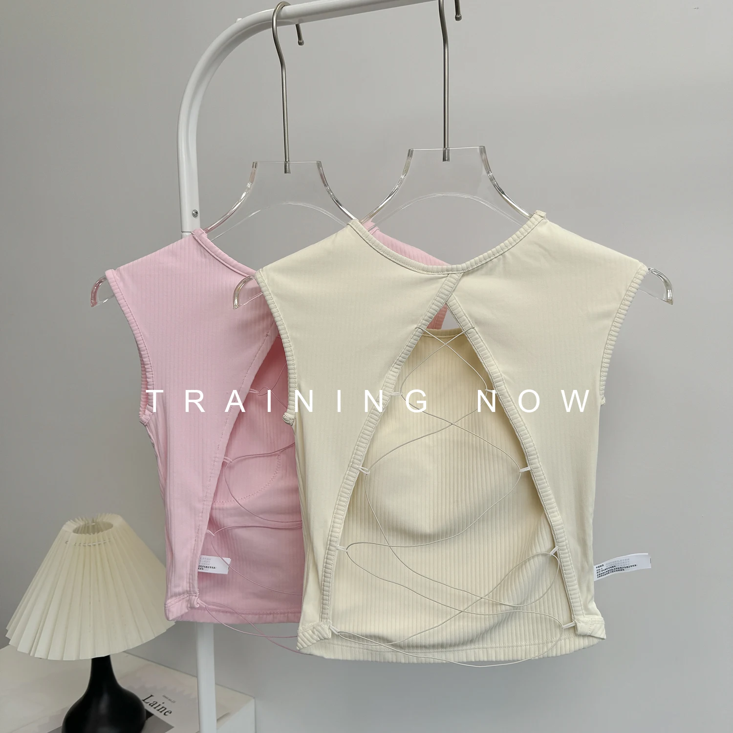 

Сексуальный жилет для йоги с открытой спиной и фиксированной чашкой для женщин, модный быстросохнущий жилет для бега на улице, высококачественный костюм для йоги без рукавов