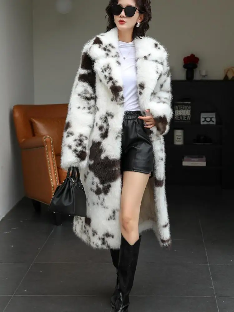 

Vintage Winter White Colorblock Loose Long Sleeved Mink Plush Coat Women Elegant Holiday Lace-up Overcoat Fashion 2025 Versatile