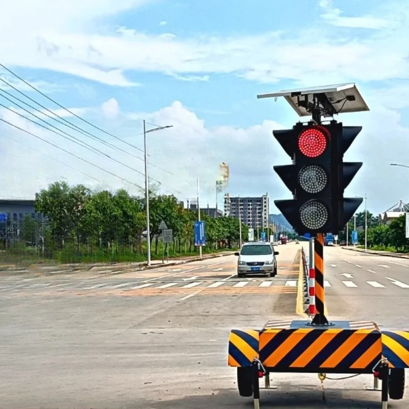 Traffic lights Temporary traffic lights at intersections Construction driving school warning solar movement