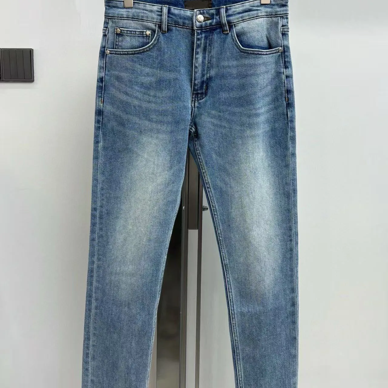 

Итальянские мужские простые джинсы в стиле Old Money с вышивкой в стиле LP