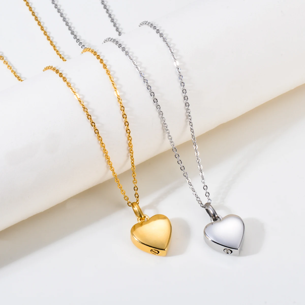 Glossy Heart Cremation Urn Necklace for Ashes Stainless Steel Memorial Jewelry Urn Pendant Keepsake Locket for Human Pet