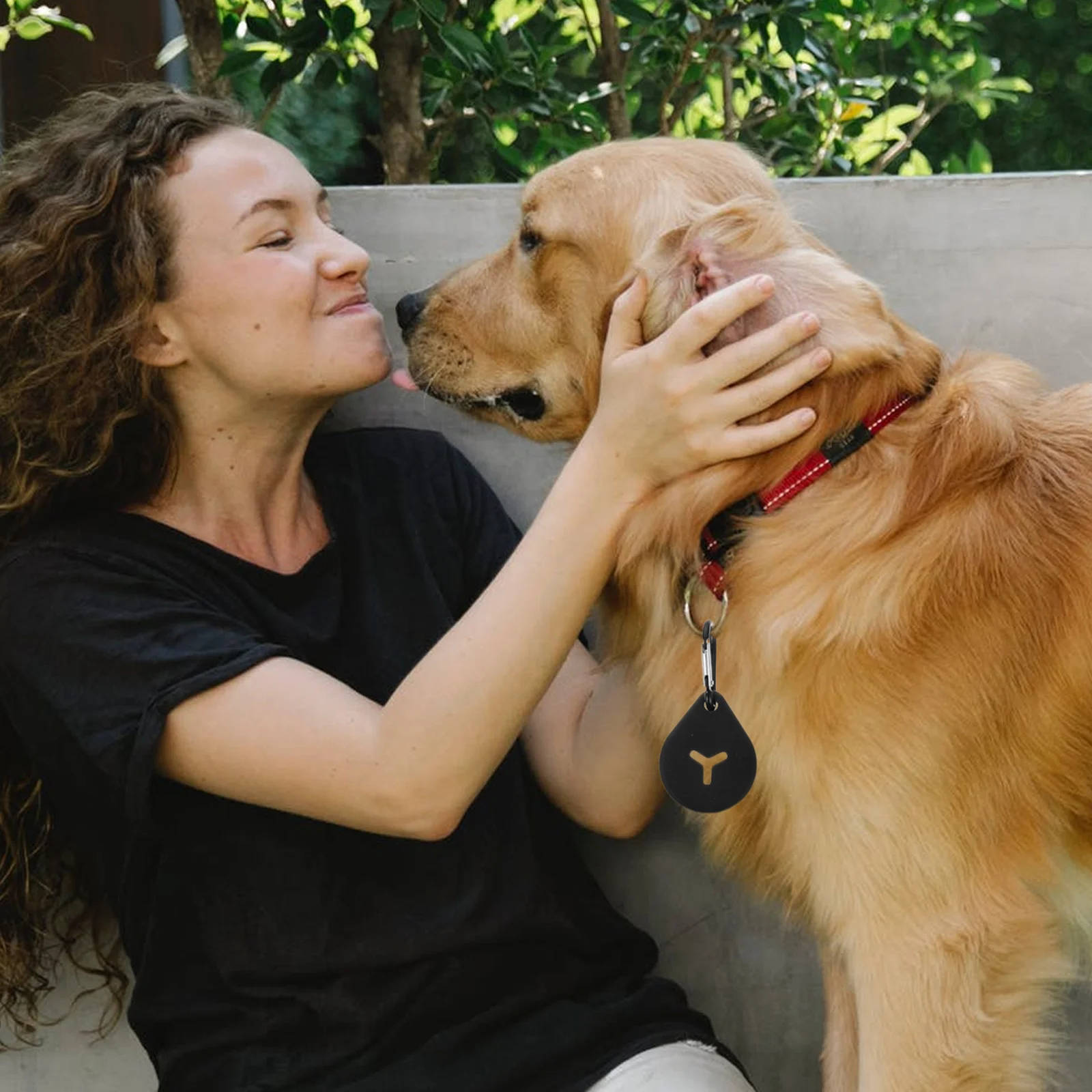 

4pcs 2pcs Dog Poop Bag Holder Silicone Pet Trash Bag Clip Waste Dispenser Hanging Hook for Dogs Outdoor Walks Pet Supplies