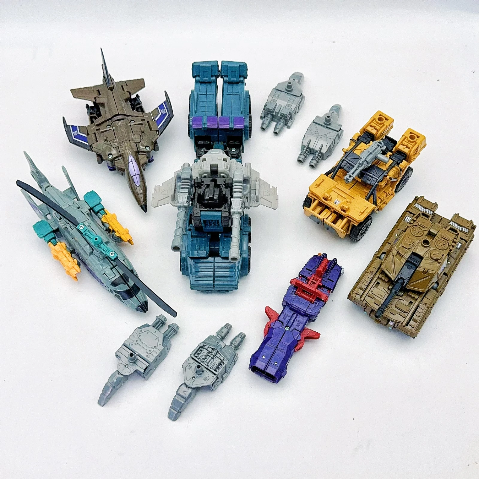 Robot transformacyjny zabawki HZX Bruticus IDW 6 w 1 haizhixing H904 bez pudełka zestawy figurka KO 6w1 chłopcy prezent