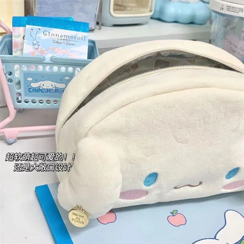 Sanrio Plush Cute Cinnamon Makeup Bag Girl Cartoon Cinnamon Large Capacity Storage Pencil Pouch High Quality Portable Makeup Bag