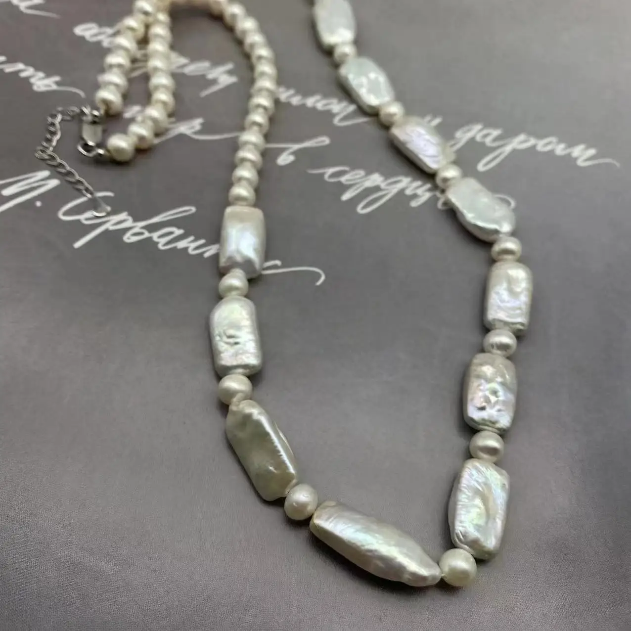 Natural freshwater baroque pearl necklace, neck chain, sweater chain, women's high-end design style, generous temperament, solid