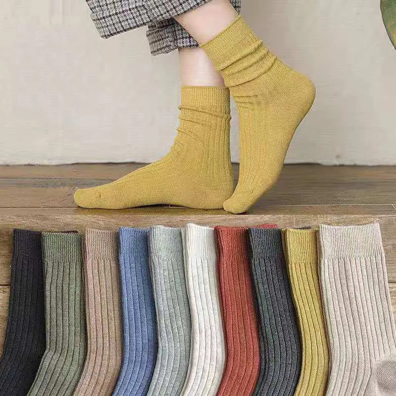 Classic Cotton Knitted Women Socks Fashion Casual Solid Loose Cute High School Girls Vintage High Socks Spring Summer Wholesale