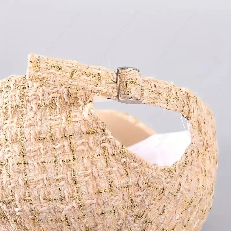 Fotografia 3: Boné de beisebol xadrez dourado vibrante - Boné elegante de cor sólida com design leve e ajustável, perfeito para golfe e proteção solar