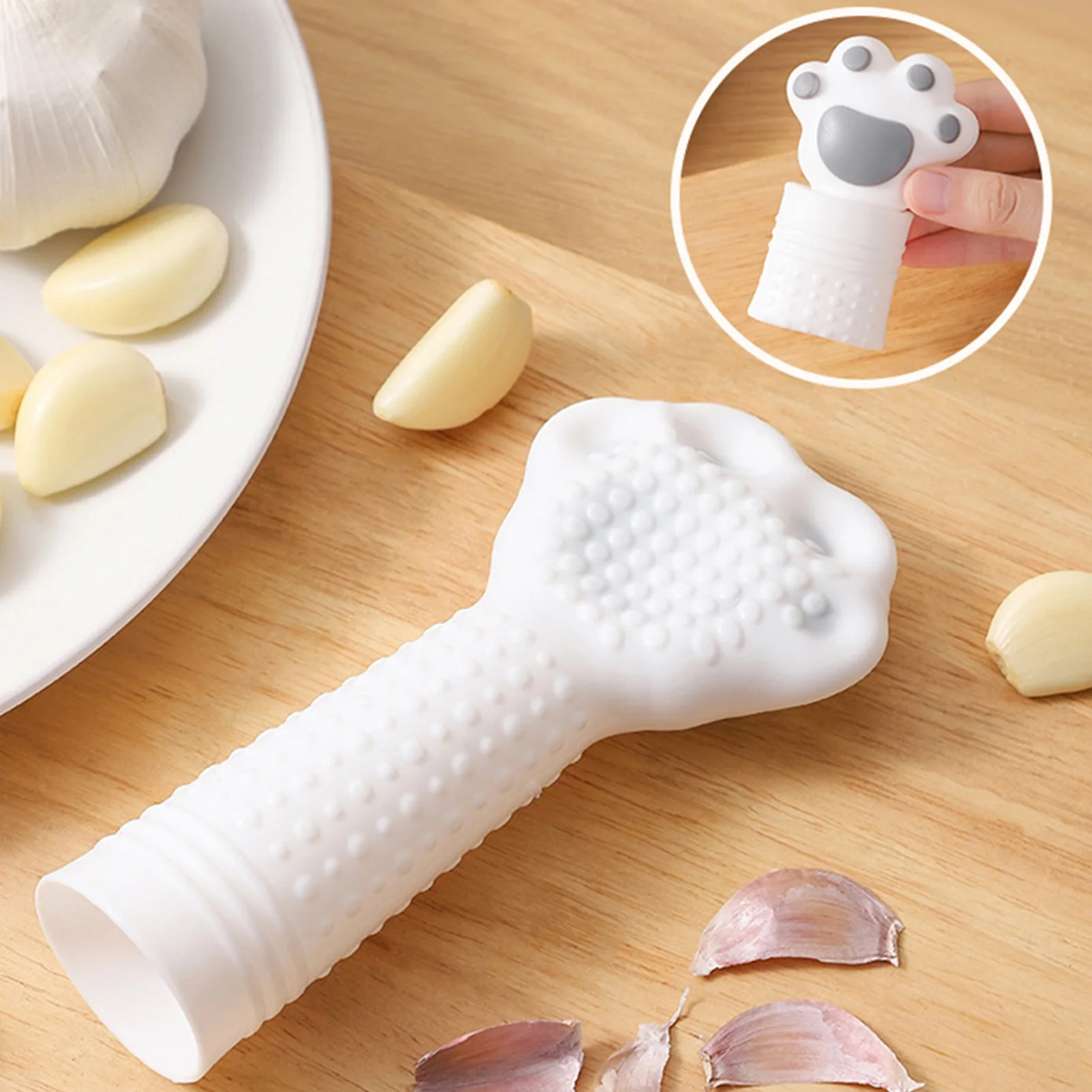 

Garlic Peeler Kitchen Tool - Silicone Rolling Peeler for Garlic Cloves Manual Peeler Cat Paw Design Effortless Peeling