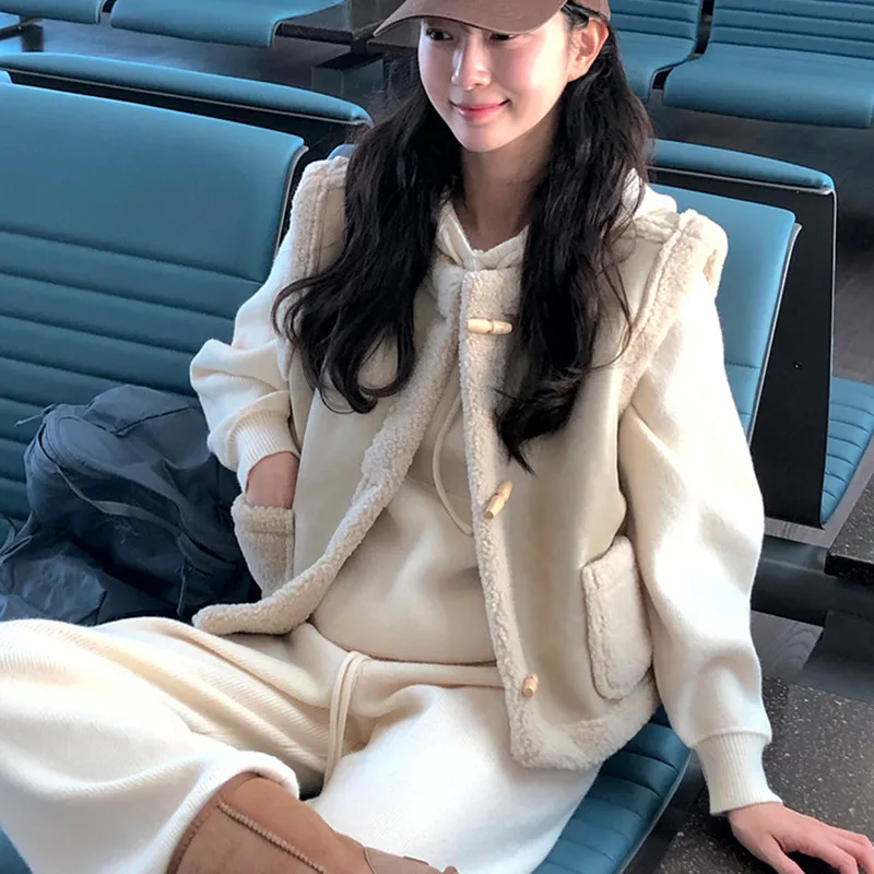 Women's Chic Winter New Retro Faionable Fur Leather Jaet Warm Lapel Button Vest Top Versatile Sli Commute Wear