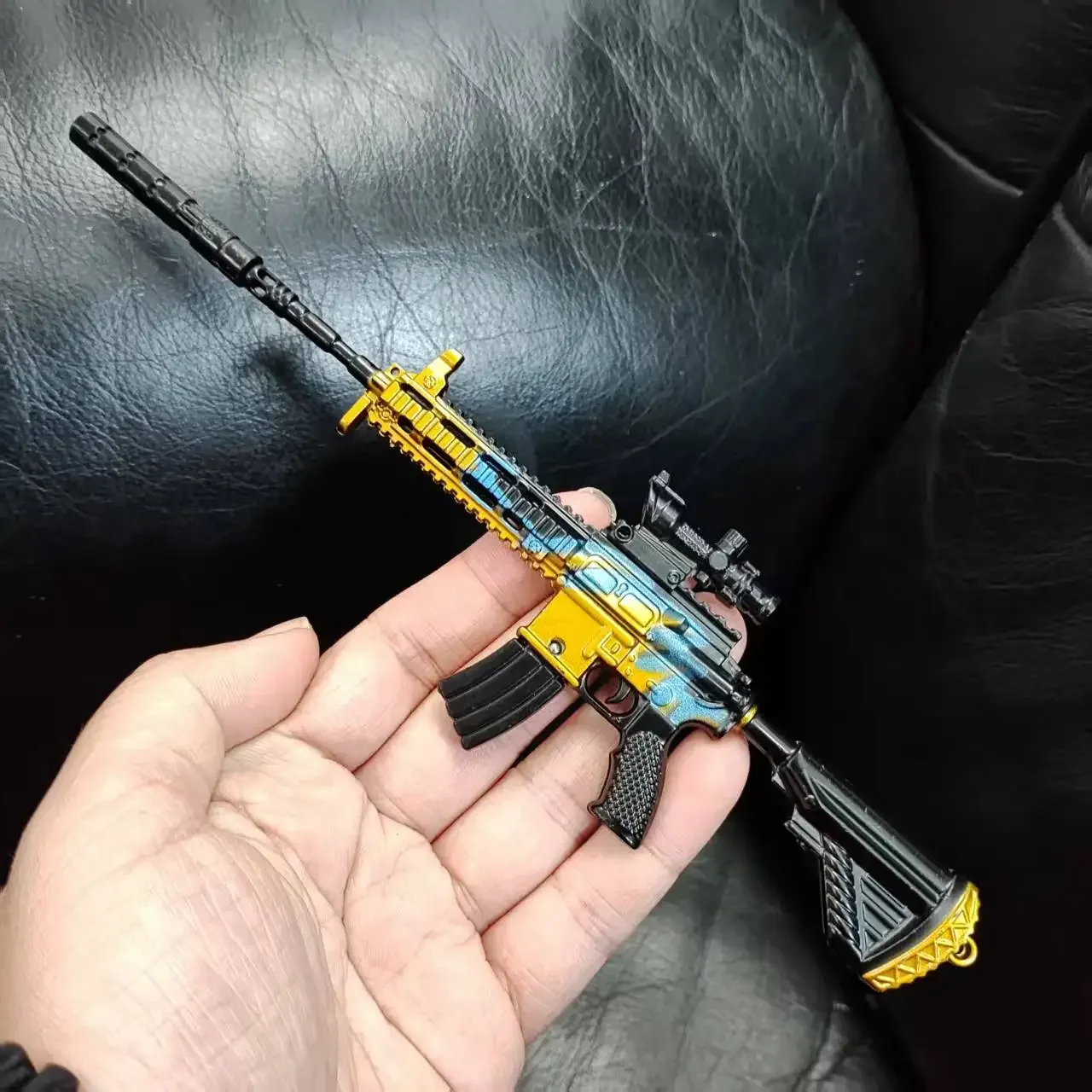 Mini M416 Model karabinu Alloy 20CM Model pistoletu PUBG Jedi Zabawka Pistolet Fidget Zabawka Ozdoba na biurko dla chłopca Dorośli Prezent świąteczny