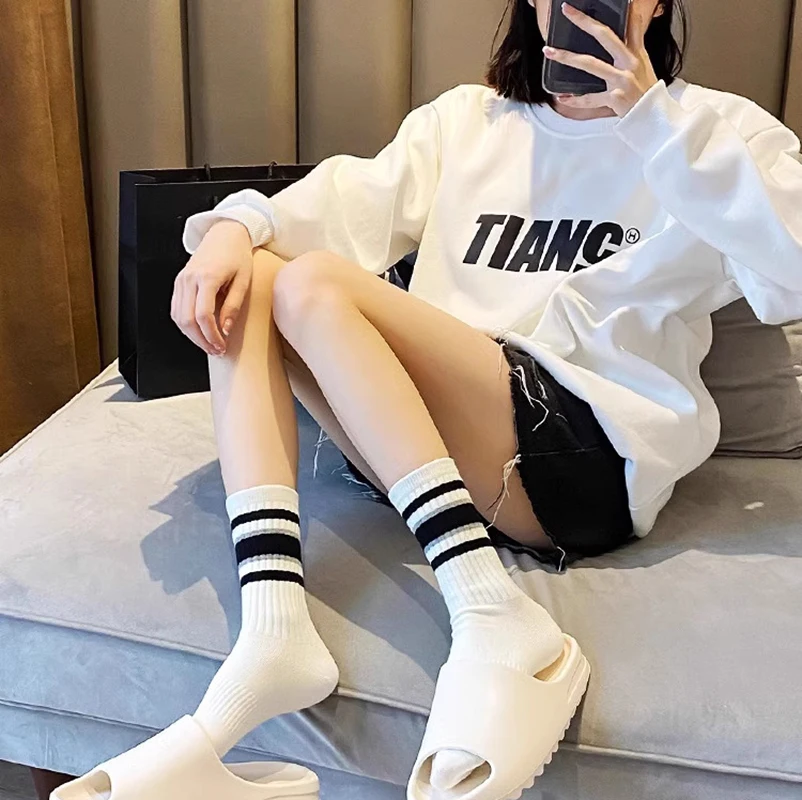 Women Men Thicken Warm Socks Autumn Winter Striped Sports Socks Couple Socks Soft Breathable Comfortable Mid Length Socks 1Pair