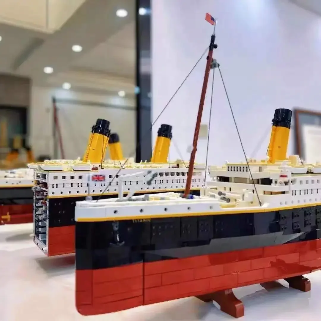 In Magazzino 9090 pz Titani Compatibile 10294 Titanic Grande Barca Da Crociera Nave A Vapore Mattoni Building Blocks Per Bambini Fai Da Te Giocattoli Regali