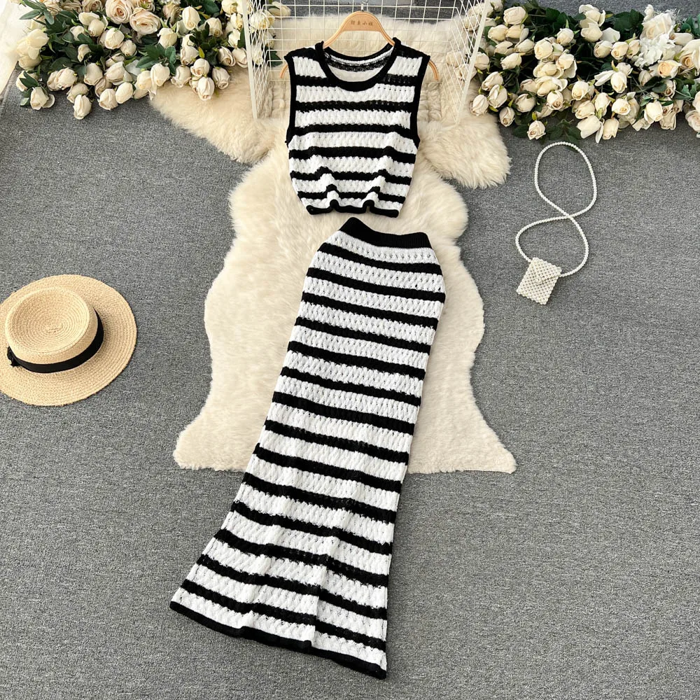 Spring/Summer Women's Temperament Suit Hollow Knitted Outfits Sleeveless Round Neck Short Tank Top+Fishtail Skirt Two Piece Sets