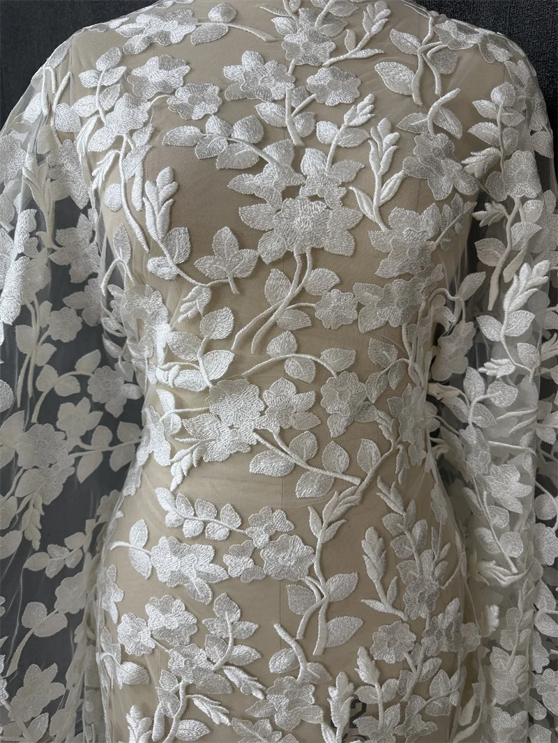 ผ้าลูกไม้ปักลายดอกไม้สีงาช้าง  - Embroidery Veil บทวิจารณ์และราคา