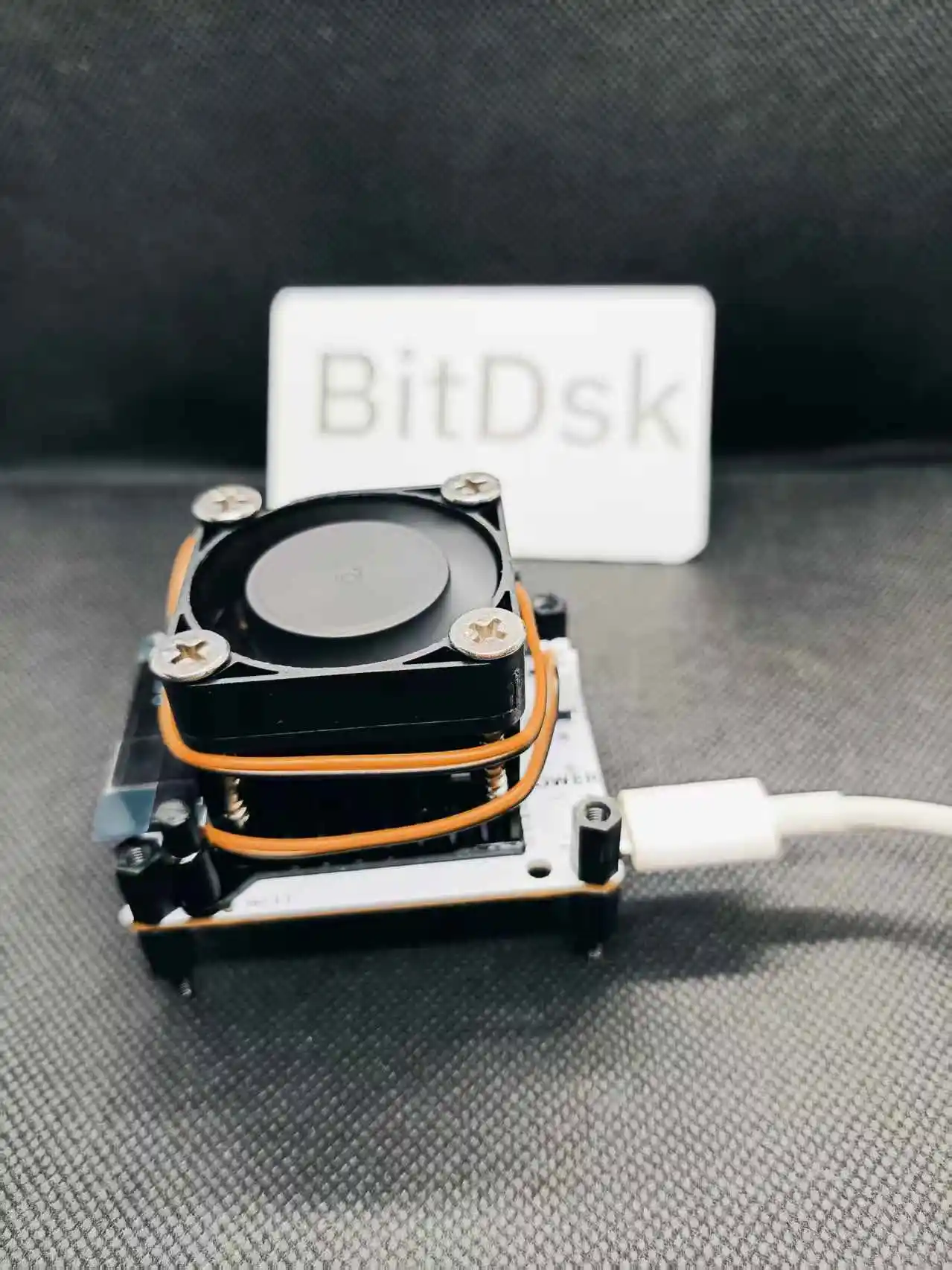 Bitdsk N8 - جهاز تعدين Bitcoin Asic صغير الحجم