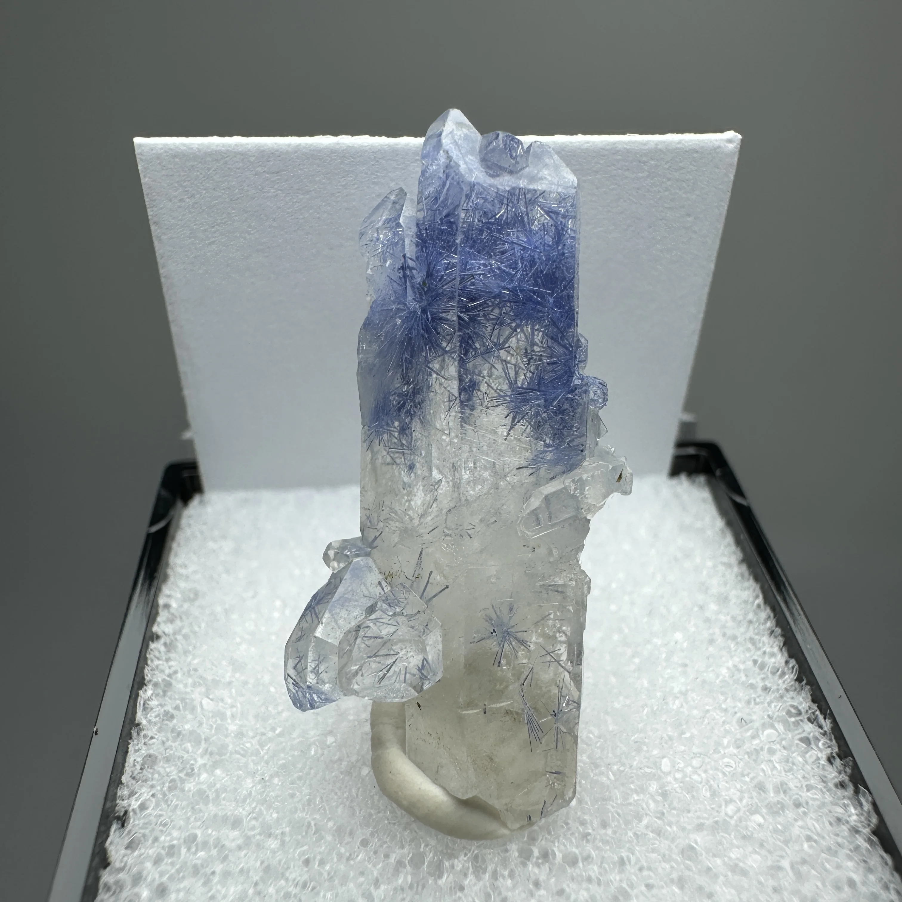 

100% Natural Brazilian blue dumortierite Crystal Raw mineral specimens crystal (can be used as a pendant) Box size:34*34*34mm