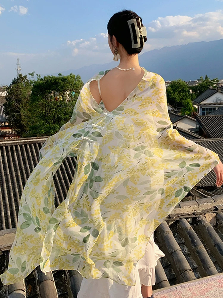 Thumbnail 2 - #3 Cheap Silk Scarves Worth Buying