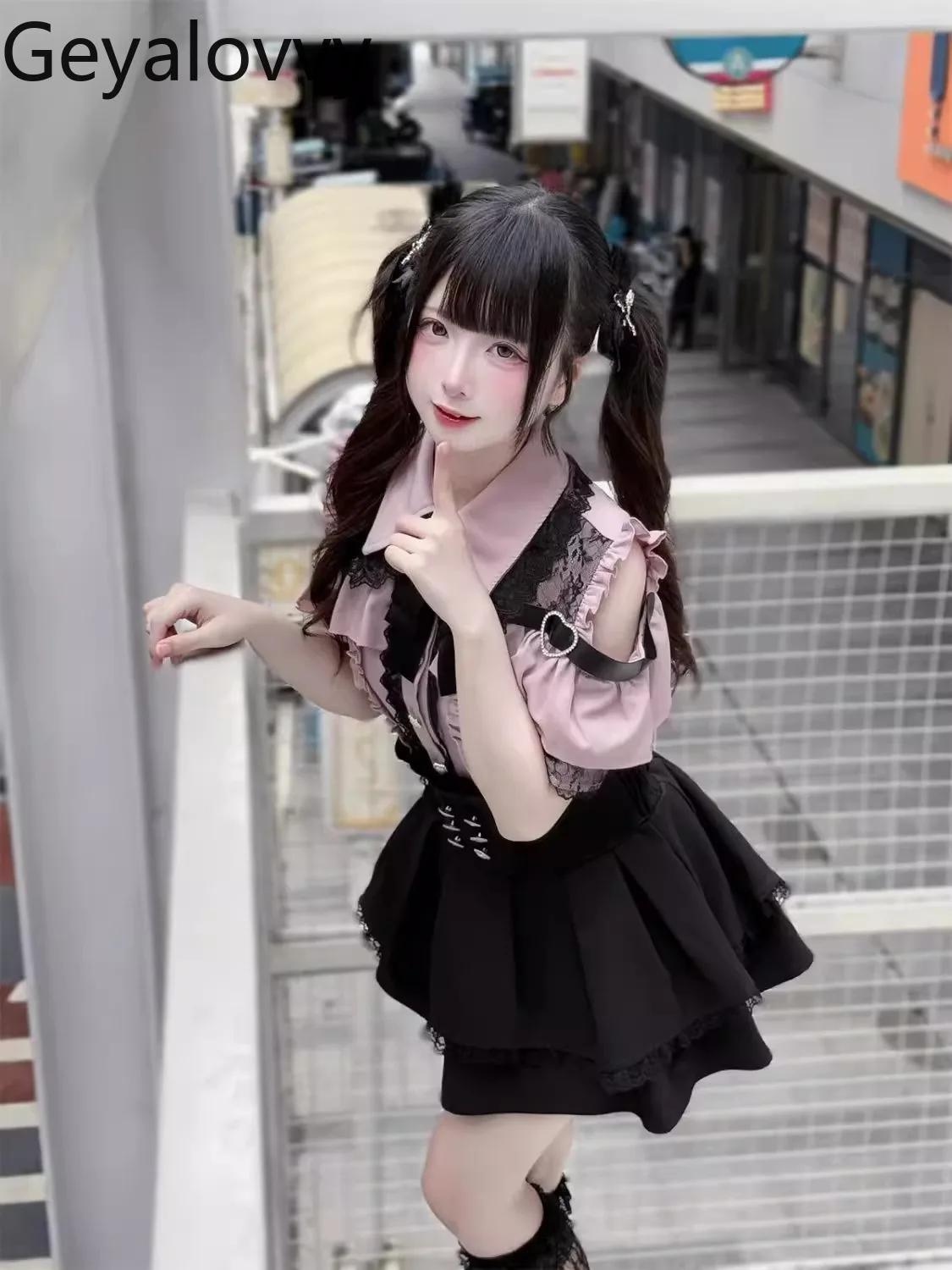 

Милые и милые летние топы для девочек, рубашка с короткими рукавами и открытыми плечами + черная короткая юбка с высокой талией, универсальный комплект из двух предметов