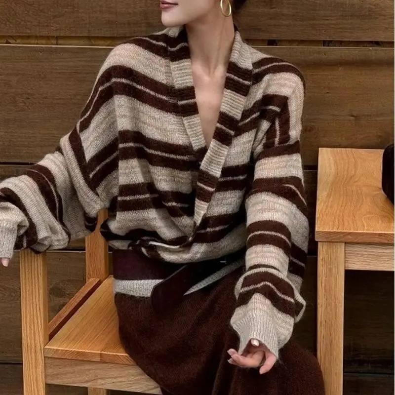 

Retro lady-style striped printed top long-sleeved French loose knitted sweater