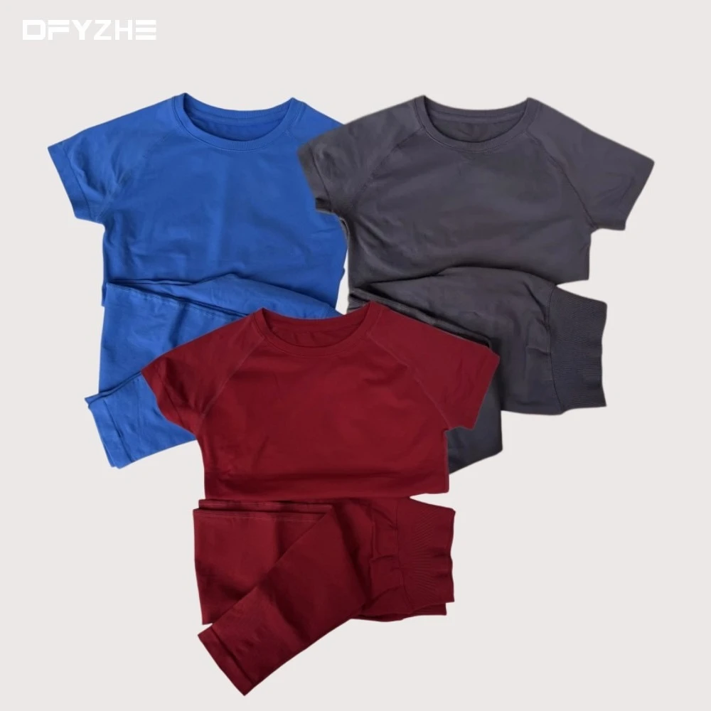 

Спортивный комплект DFYZHE из 2 предметов: бесшовный топ для йоги с коротким рукавом и шорты для фитнеса и бега, женский спортивный комплект 2026
