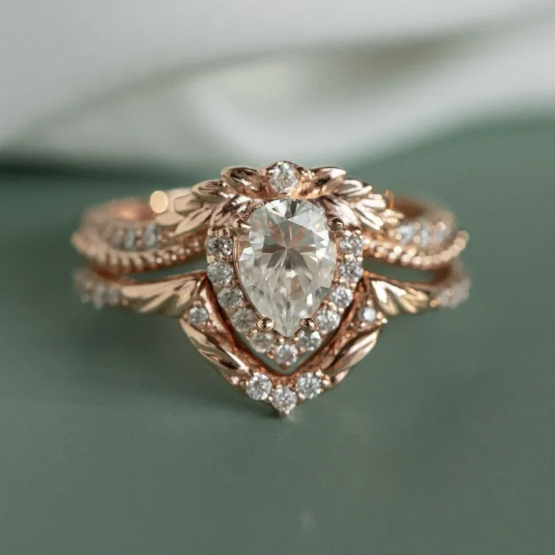 

European and American new fashion flower crown shape water drop zircon inlaid personalized women's double ring