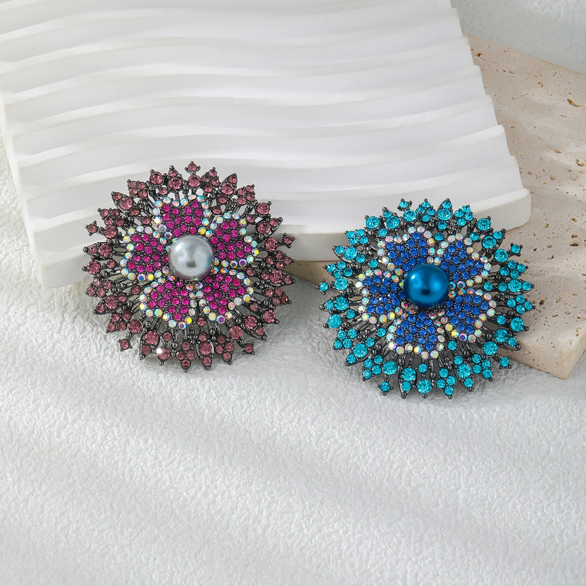 

Autumn new plated gun black full-diamond sunflower brooch women's coat accessories