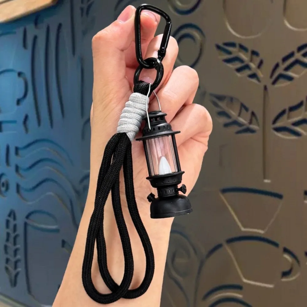 Retro Style Mini Oil Lamp Portable Miniature Lantern Light Luminous Lamp Simulation Craft Keychain Ornament Holiday Gift