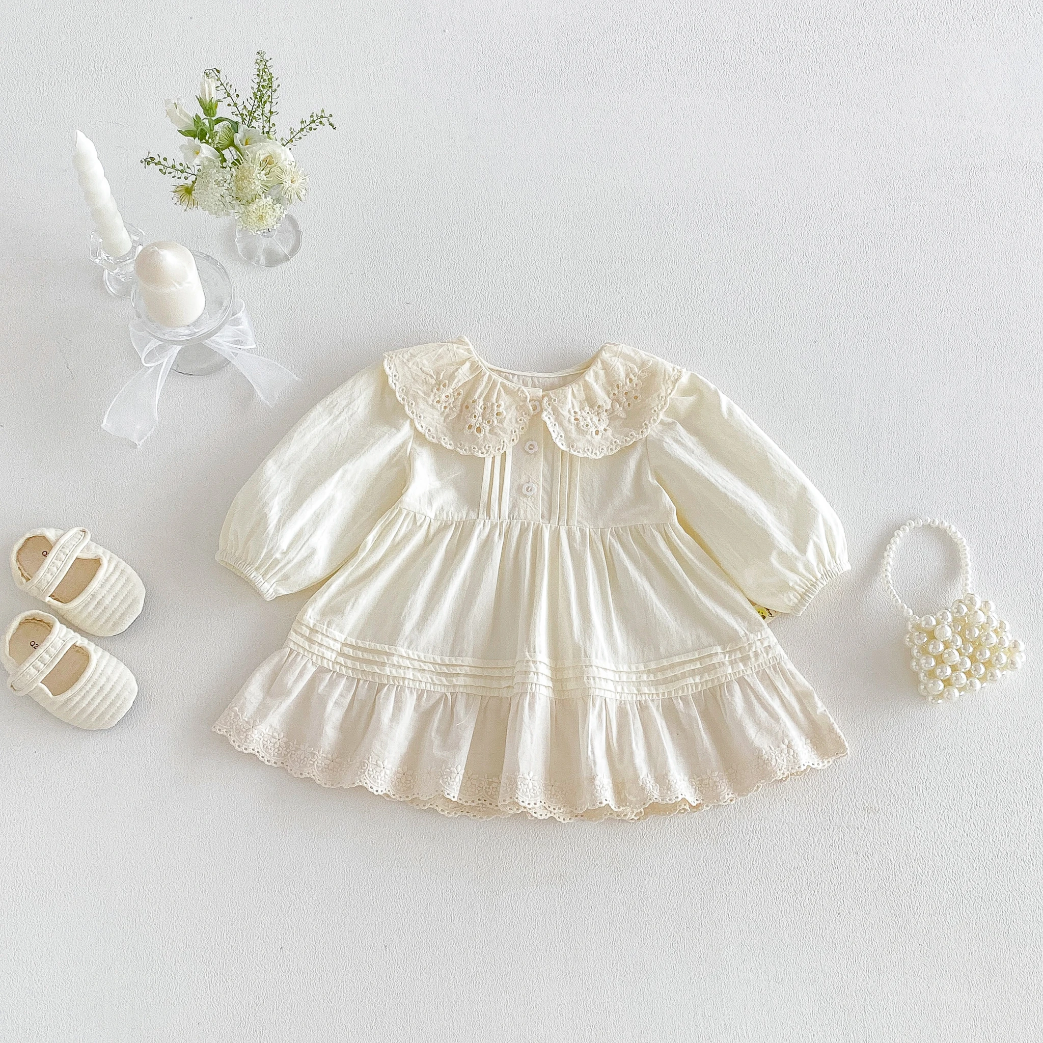 Mädchenkleid im Herbststil mit Schnürung, lässig-schickem Prinzessinnen-Design und plissiertem Kragen - Babykleid für Kleinkinder – Detail 1