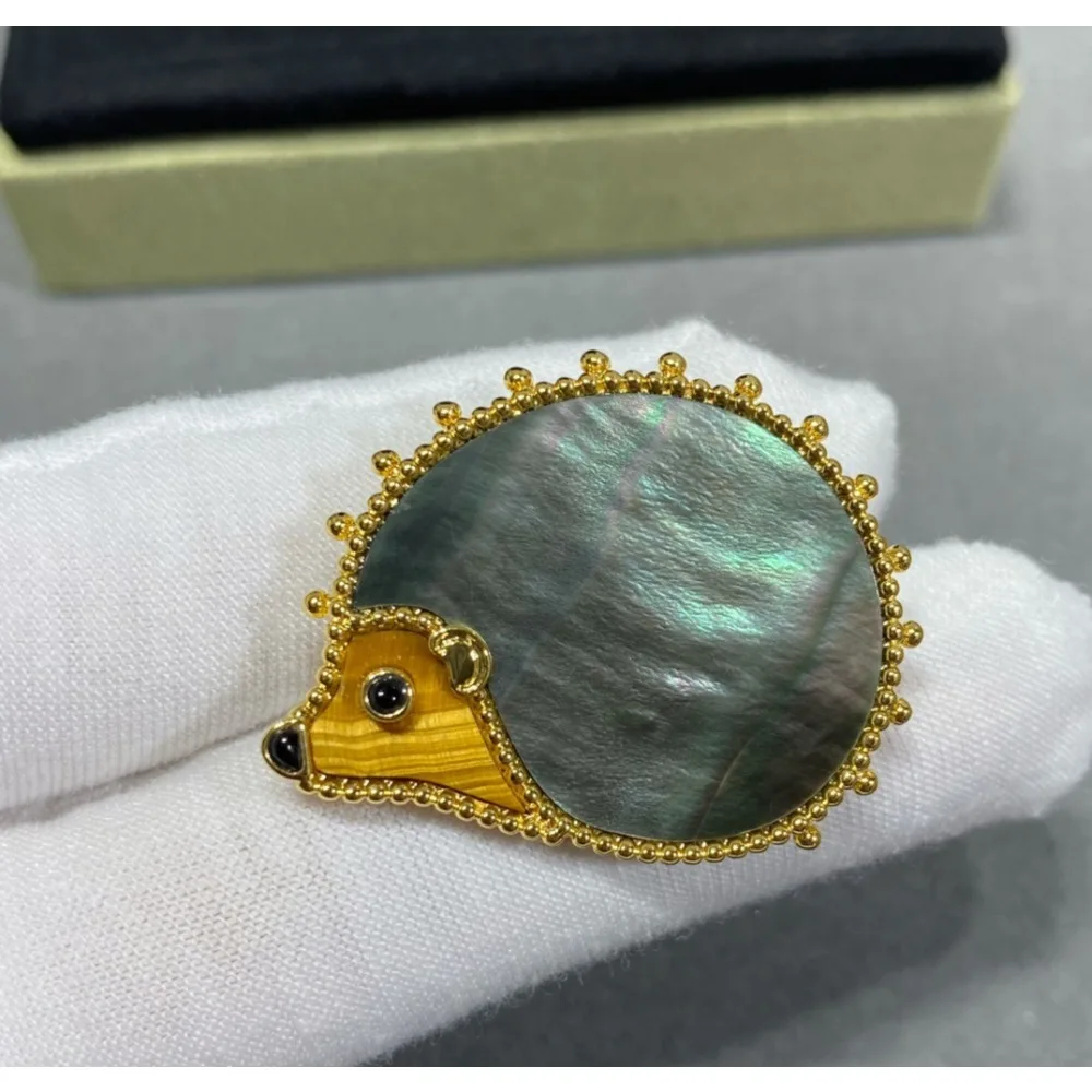 プレミアムデザイナー滑り止めコサージュ - パール装飾安全ピン エレガントなシャツホルダー 彼と彼女への豪華な贈り物