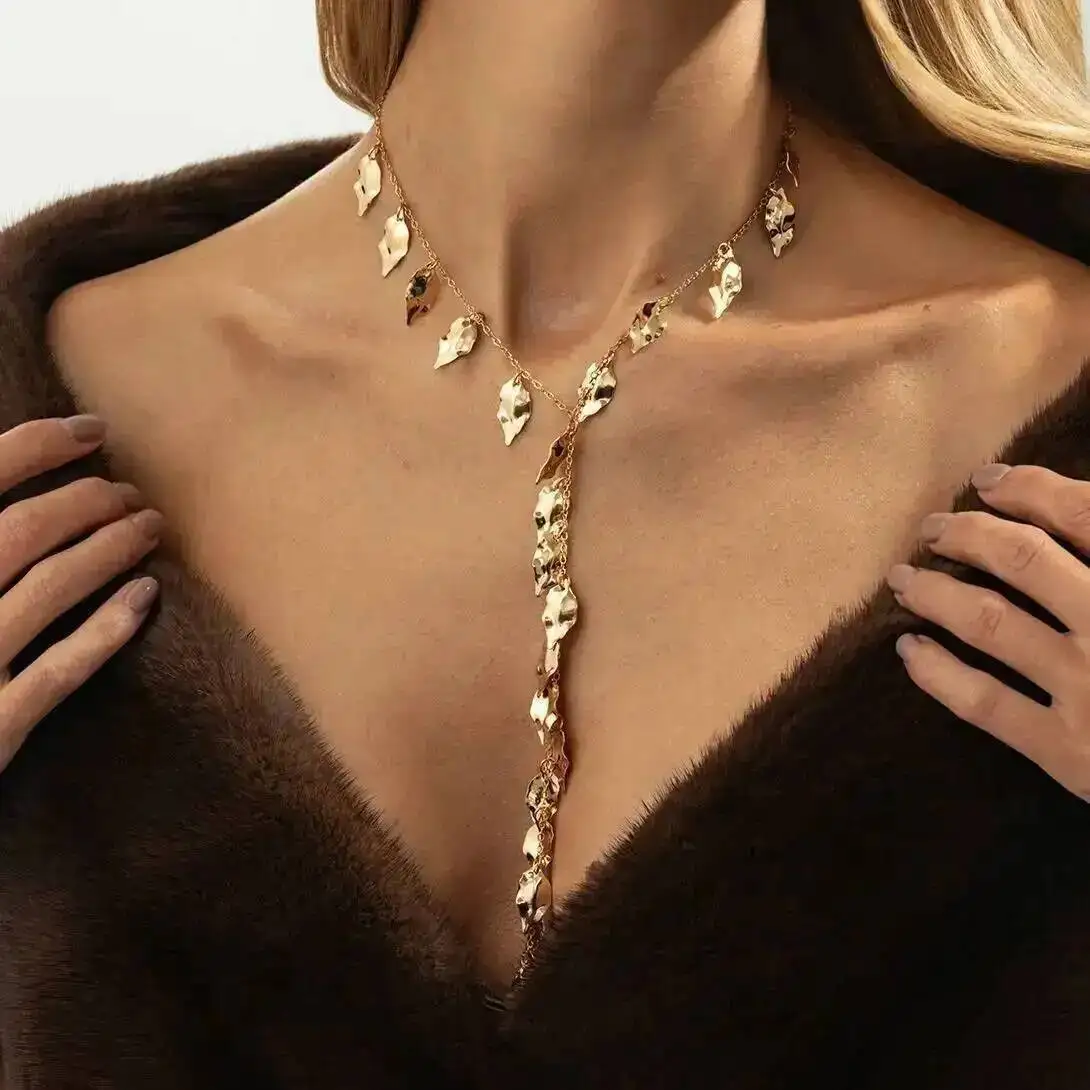 

Lacteo Personality Retro Metal Leaf Pendent Necklace for Women Punk Y-Shaped Long Tassel Chain Necklace Fashion Daily Jewelry
