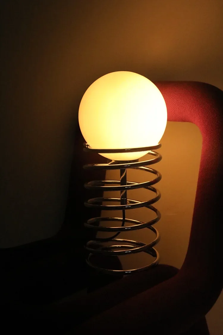 Ins Bauhaus Spring Table Lamp Vintage Nordic Modern Minimalist Homestay Glass Living Room Bedroom Bedside Lamp Drop Shipping